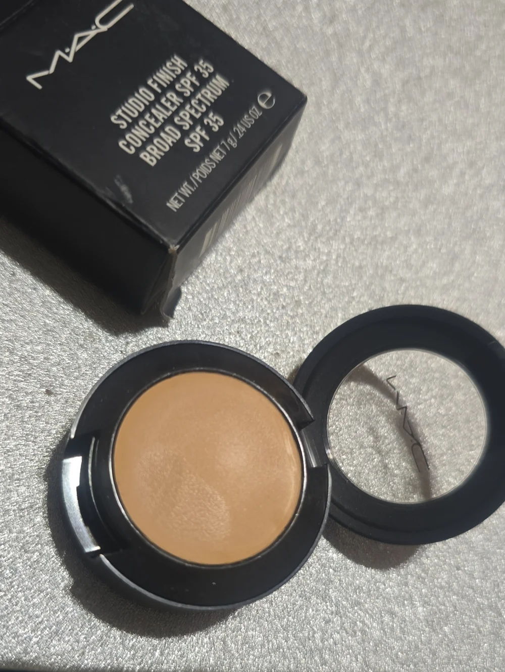 NC25 MAC RARE HTF Studio Finish Concealer Pot SPF 35 NWT